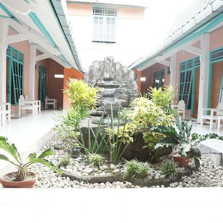 Ismoyo Hotel Γιογκιακάρτα Εξωτερικό φωτογραφία