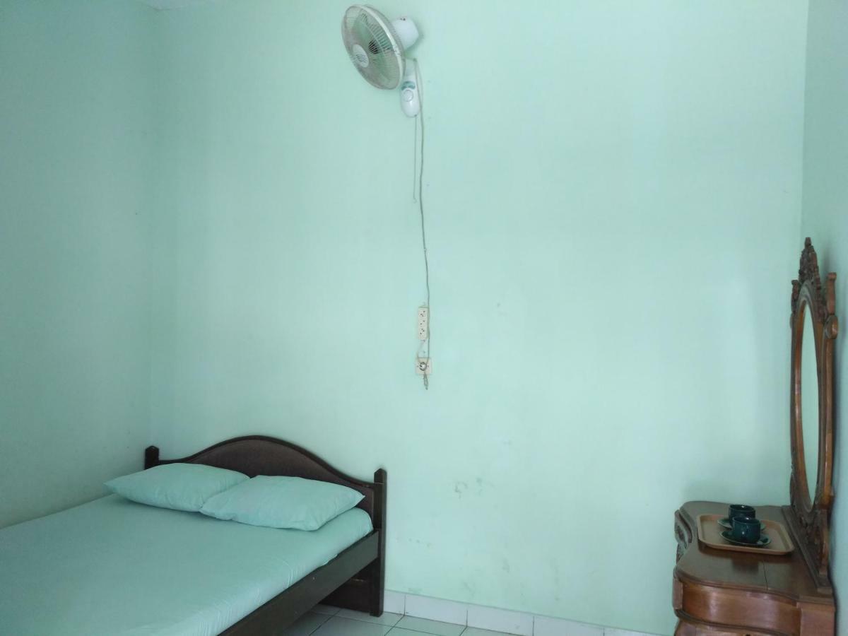 Ismoyo Hotel Γιογκιακάρτα Εξωτερικό φωτογραφία