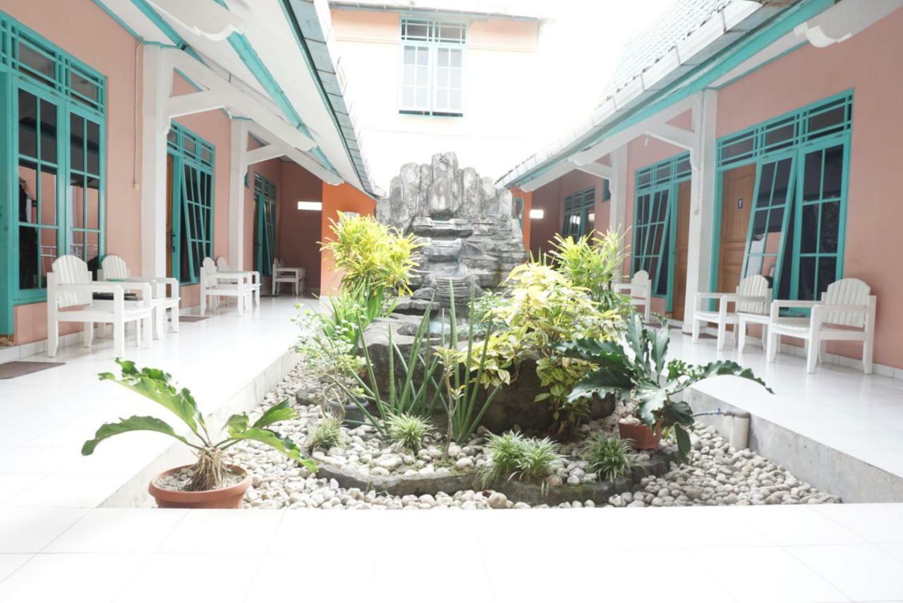 Ismoyo Hotel Γιογκιακάρτα Εξωτερικό φωτογραφία